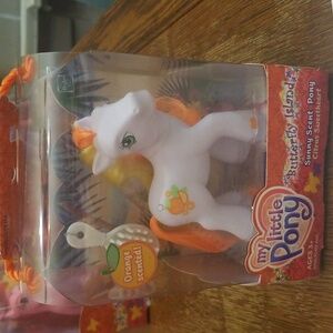 2004 my little pony butterfly Island sunny scent pony citrus sweetheart
